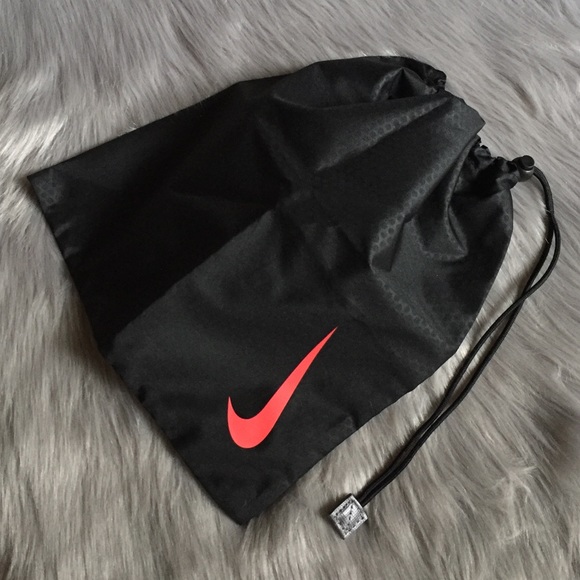 are nike bags waterproof